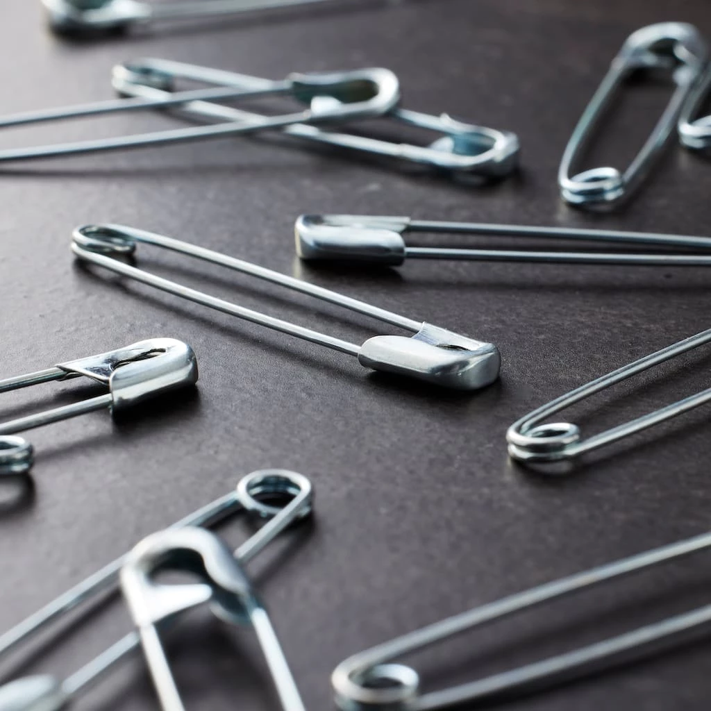 Outlet âœ”ï¸ Loops & Threads™ Quilter's Safety Pins, Silver, 2" 💯 2 Outlet âœ”ï¸ Loops & Threads™ Quilter's Safety Pins, Silver, 2" 💯 - Image 2